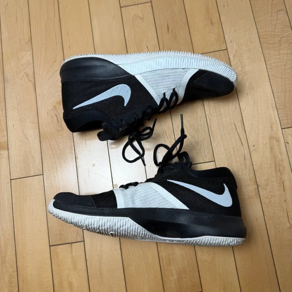 NIKE Zoom Assersion Basketball Shoe Sneakers Size 7Y (Womens 8.5, Mens 7)